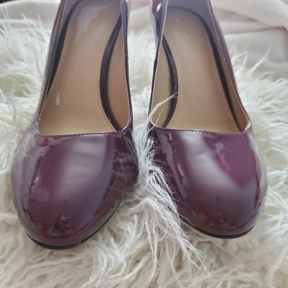 Michael Kors Burgundy punps - Picture 4 of 5